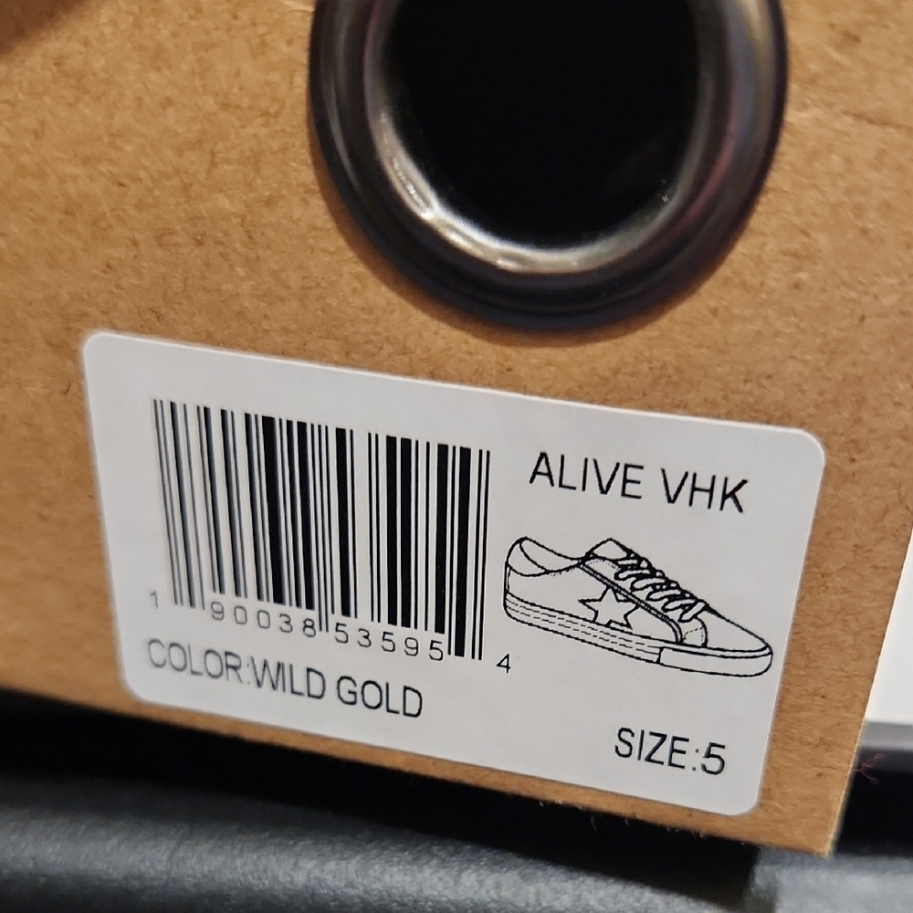 NIB Vintage Havana Alive VHK Gold Sneakers Sz5 - Picture 7 of 7